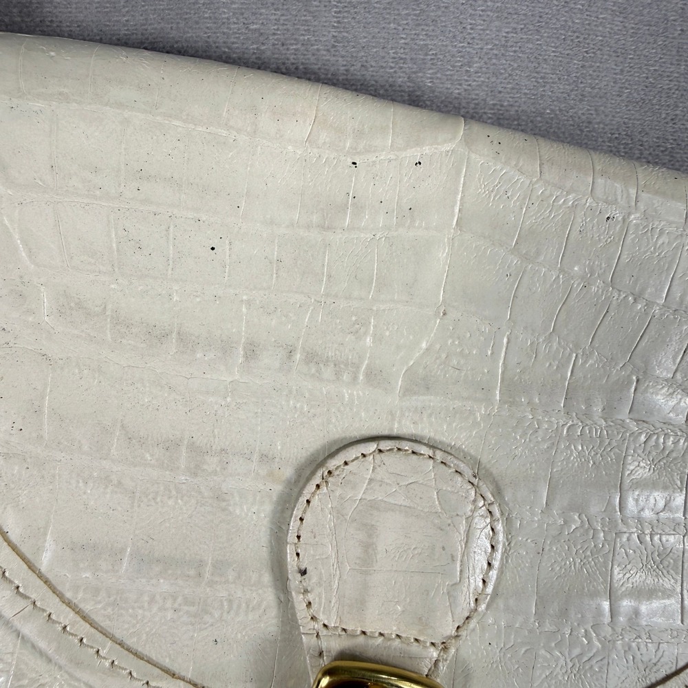 Vintage Brahmin USA Cream Croc Embossed Leather Crossbody Bag Brass Medallion - Picture 9 of 15